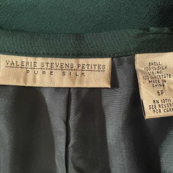 Valerie Stevens Silk Skirt Suit in Emerald Green - Picture 6 of 10